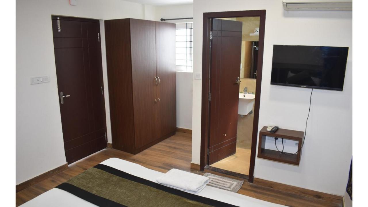 Symphony Suites Bangalore Esterno foto